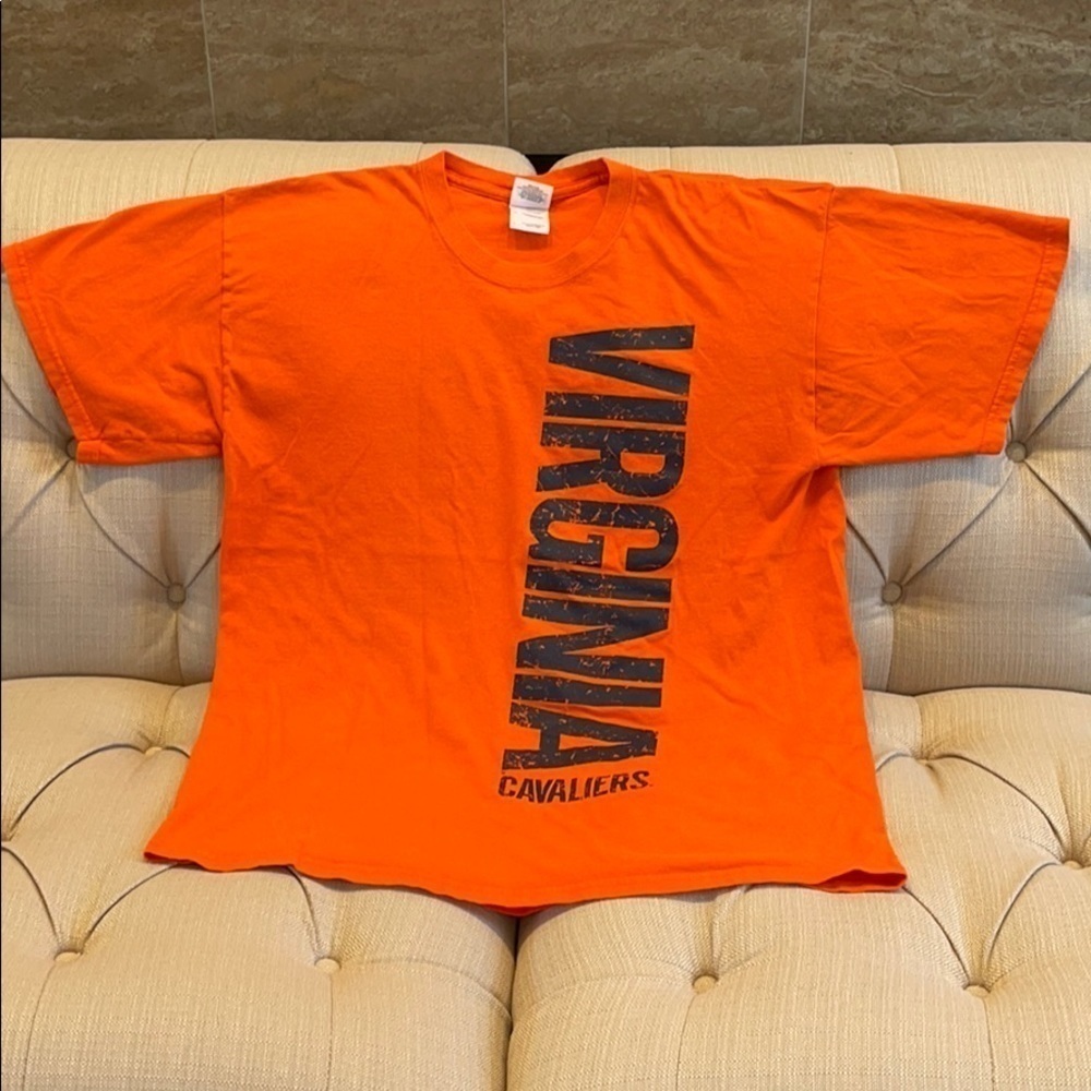 𝅺men’s UVA Large T-Shirt